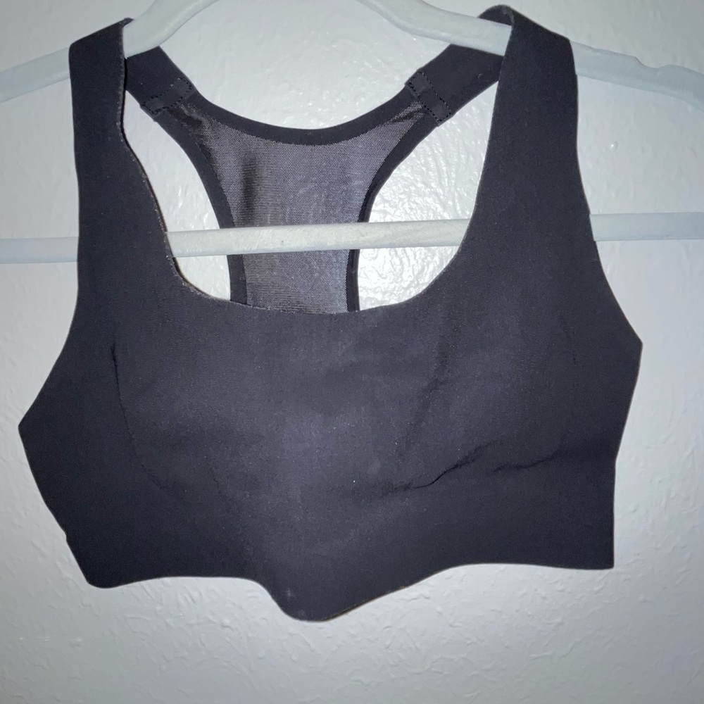 Black Lululemon sports bra